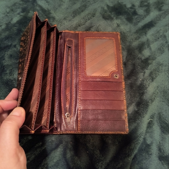 Women wallet. Alligator leather. Brown. Preloved. Great condition. - Picture 3 of 7